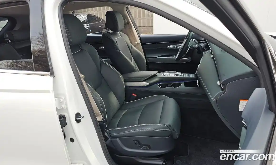 Genesis GV70 2022 0.1 Автомат в Москве № 322778, фото 18