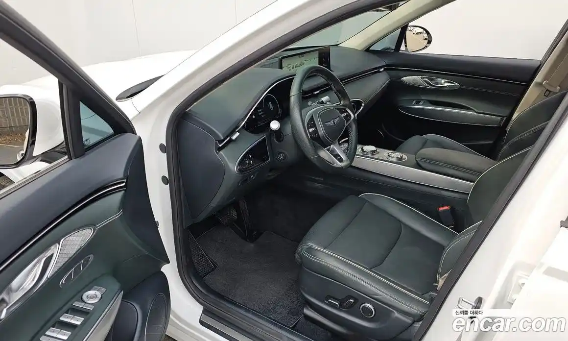 Genesis GV70 2022 0.1 Автомат в Москве № 322778, фото 4