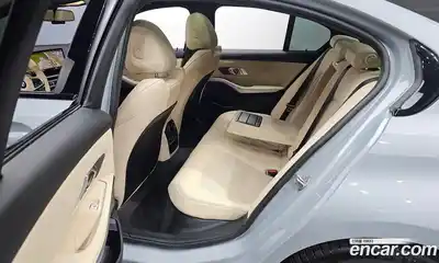 BMW 3-Series 2024 2.0 Автомат в Москве № 334880, миниатюра 2