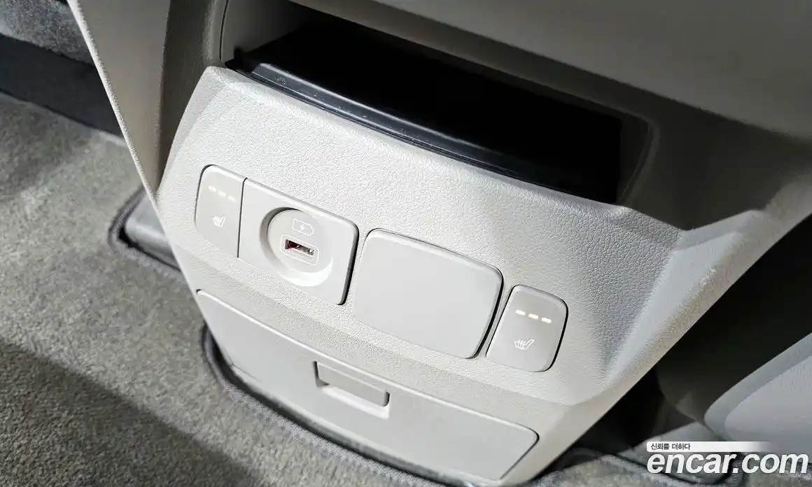 Kia Canival 2019 2.2 Автомат в Москве № 337145, фото 14