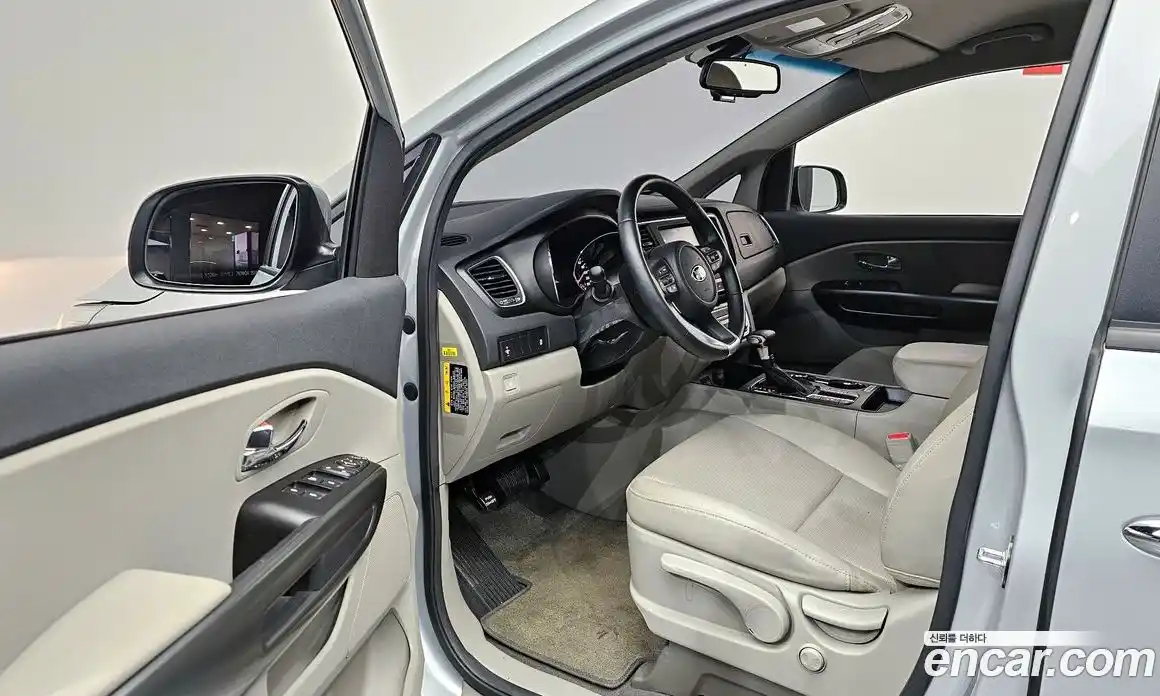 Kia Canival 2019 2.2 Автомат в Москве № 337145, фото 19
