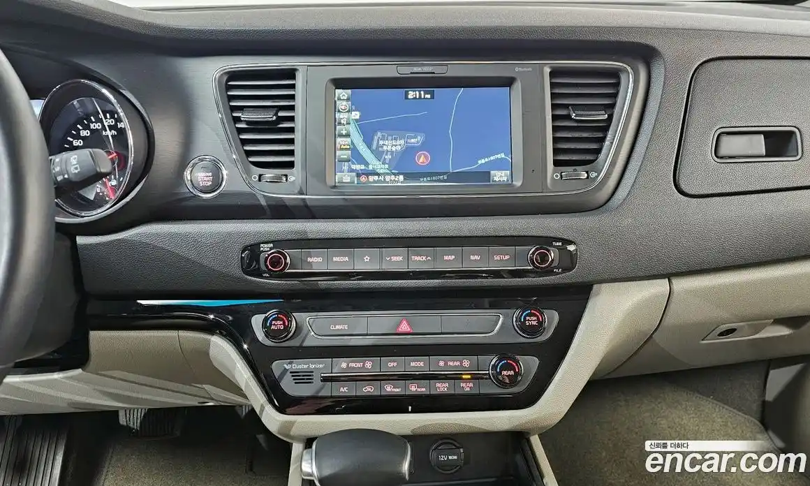 Kia Canival 2019 2.2 Автомат в Москве № 337145, фото 20