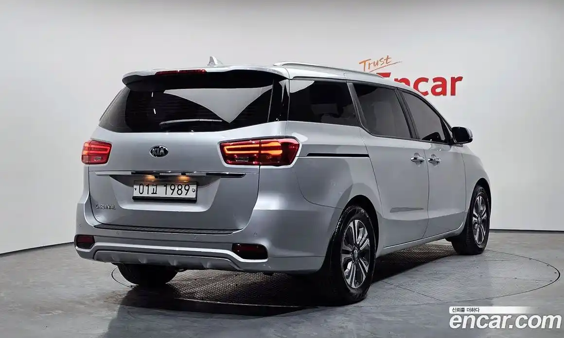 Kia Canival 2019 2.2 Автомат в Москве № 337145, фото 9