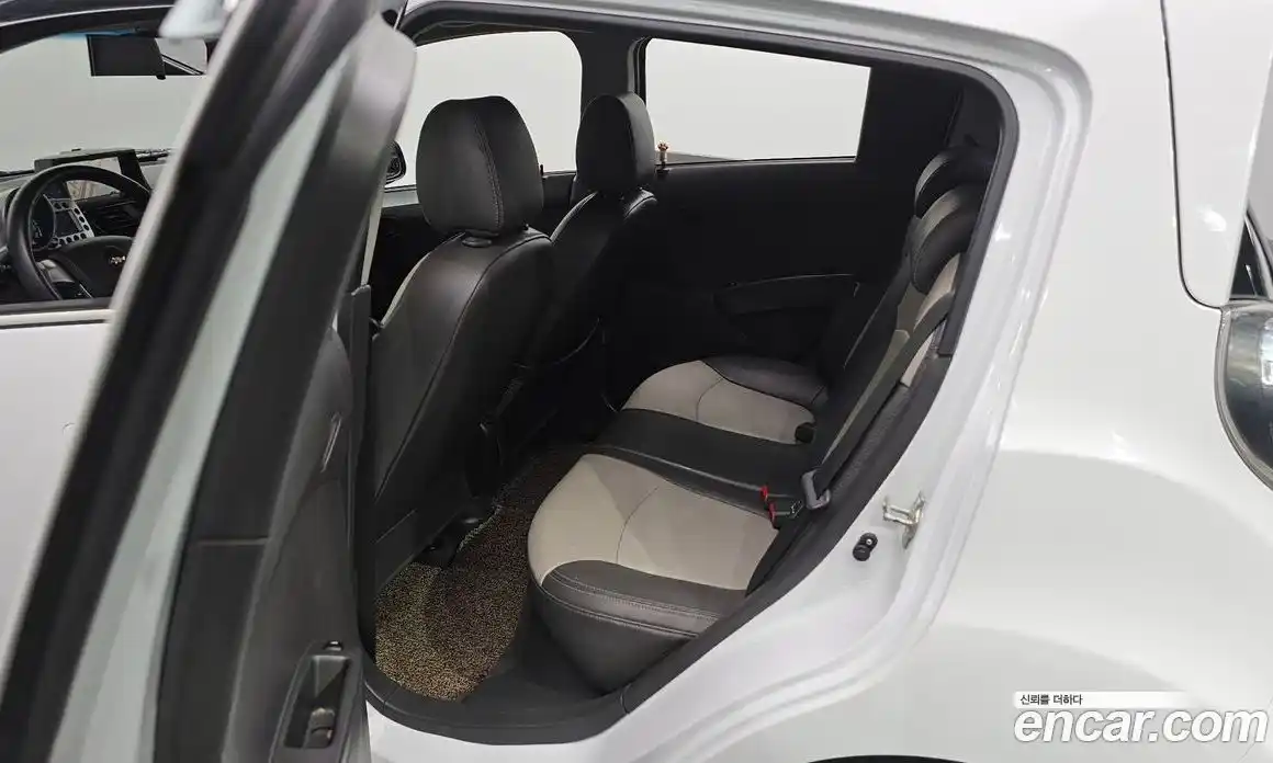 Chevrolet Spark 2012 1.0 Автомат в Москве № 39931, фото 13