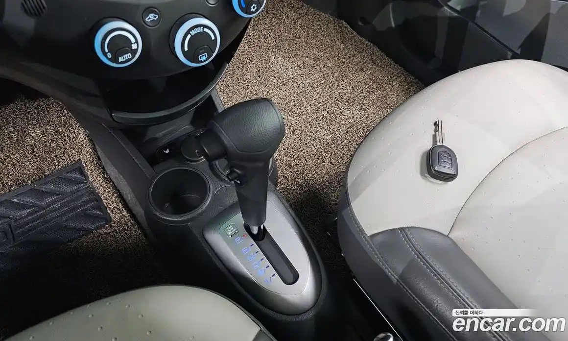 Chevrolet Spark 2012 1.0 Автомат в Москве № 39931, фото 15