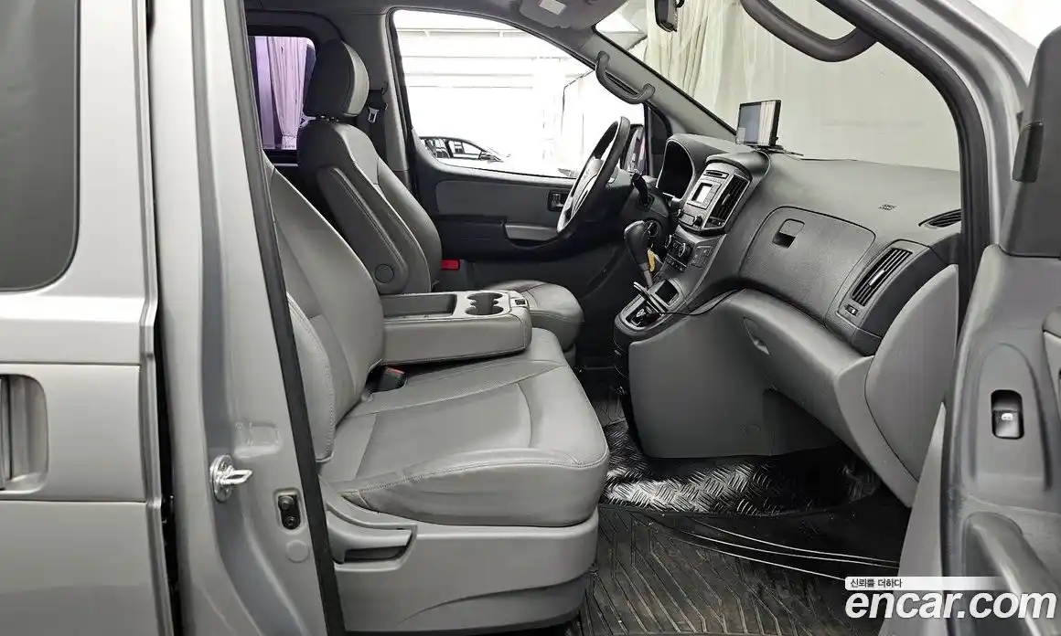 Hyundai Starex 2017 2.4 Автомат в Москве № 43549, фото 13
