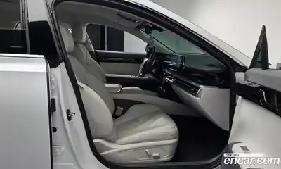 Hyundai Grandeur 2023 2.5 Автомат в Москве № 48675, миниатюра 2