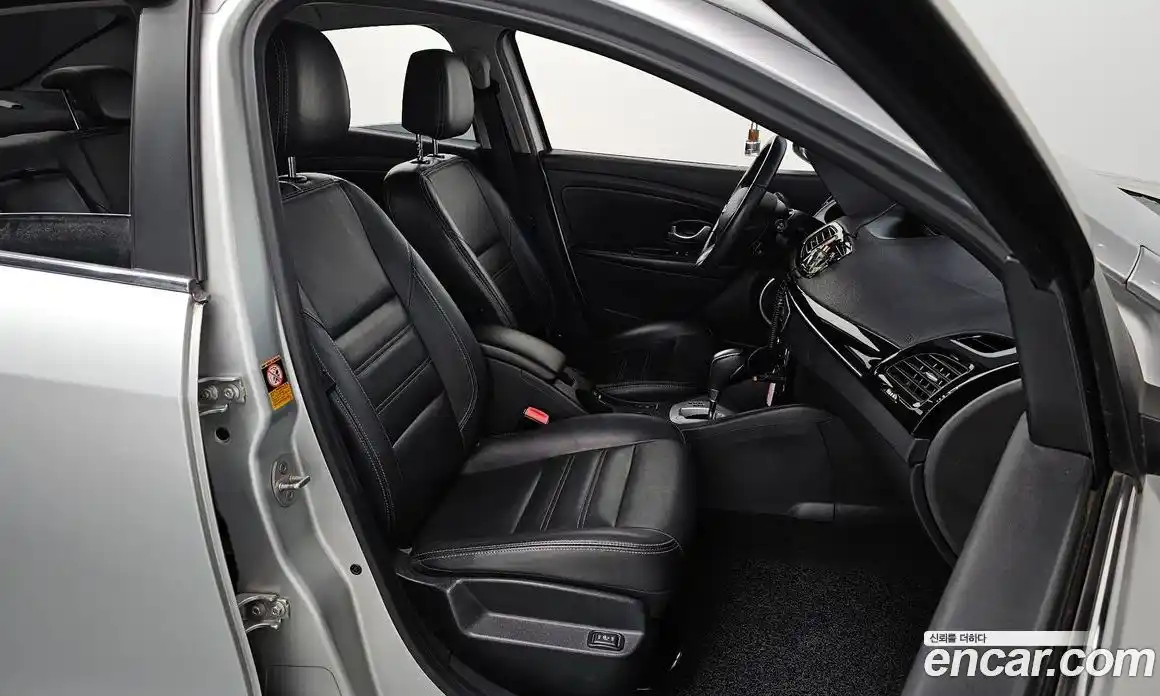 Renault SM3 2016 1.6 Автомат в Москве № 106574, фото 3