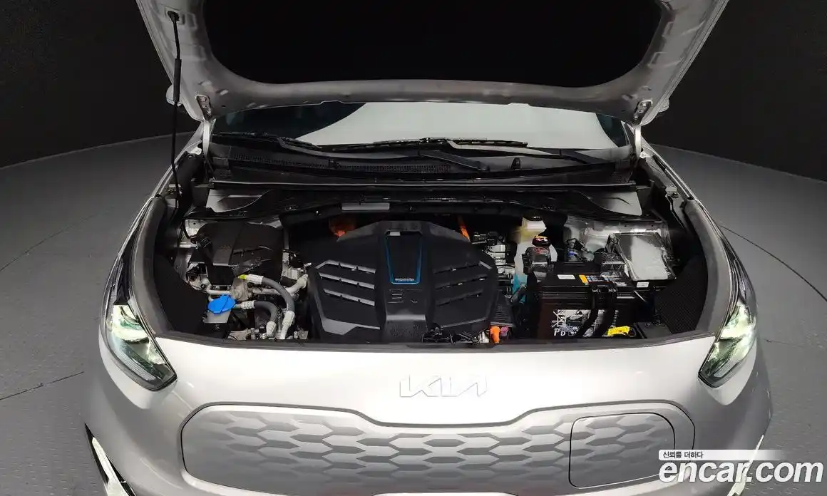 Kia Niro 2023 0.2 Автомат в Москве № 116946, фото 3