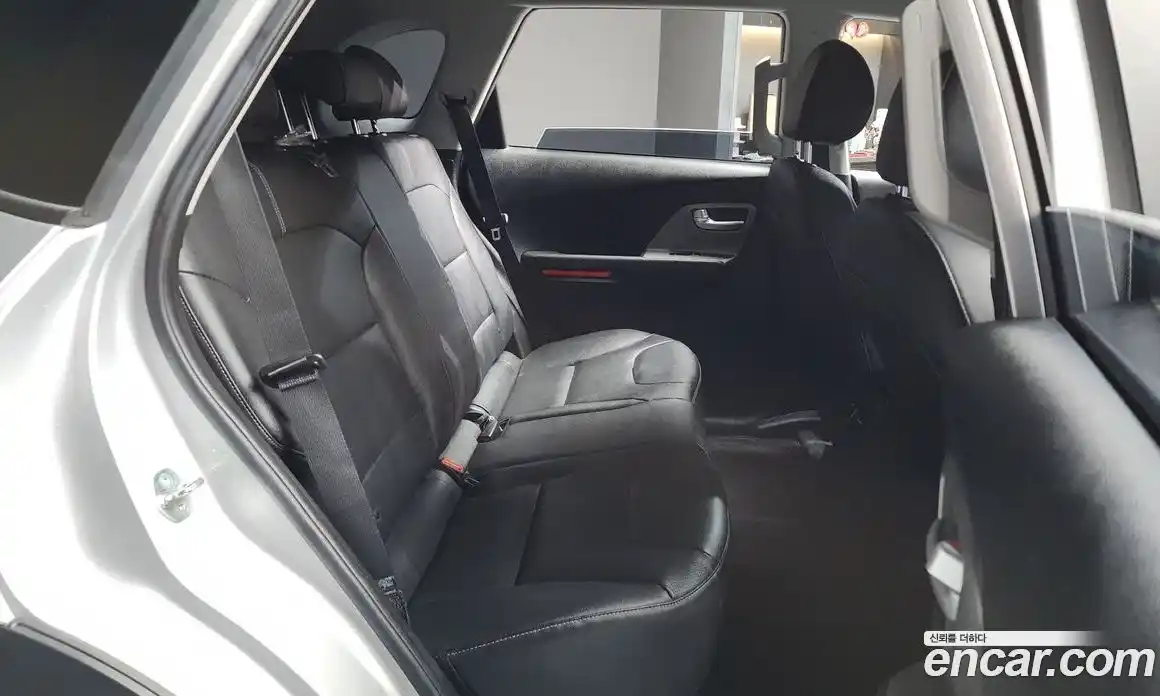 Kia Niro 2023 0.2 Автомат в Москве № 116946, фото 6