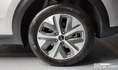 Kia Niro 2023 0.2 Автомат в Москве № 116946, миниатюра 8