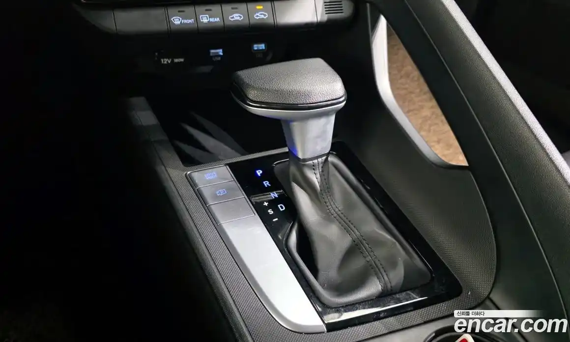 Hyundai Avante 2023 1.6 Автомат в Москве № 119040, фото 1