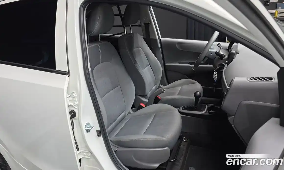 Kia Morning 2021 1.0 Автомат в Москве № 120656, фото 13