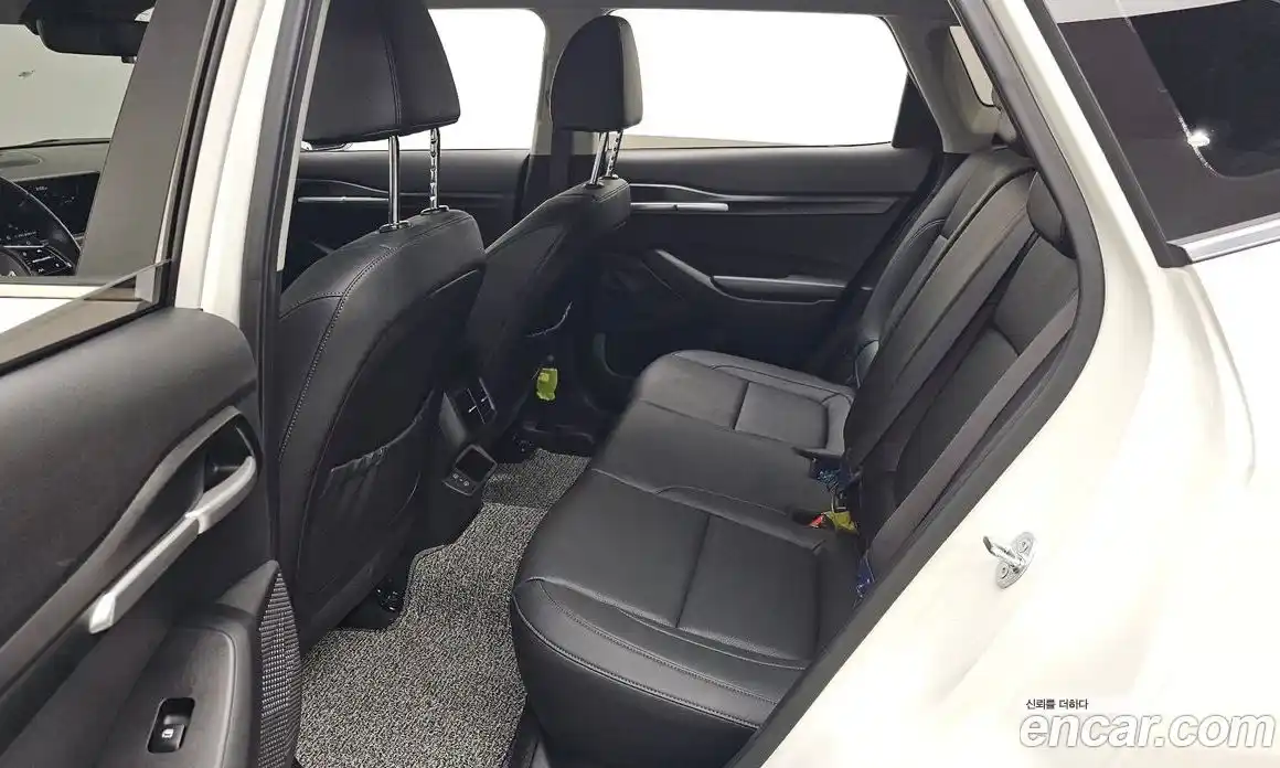 Kia Seltos 2025 1.6 Автомат в Москве № 121069, фото 3