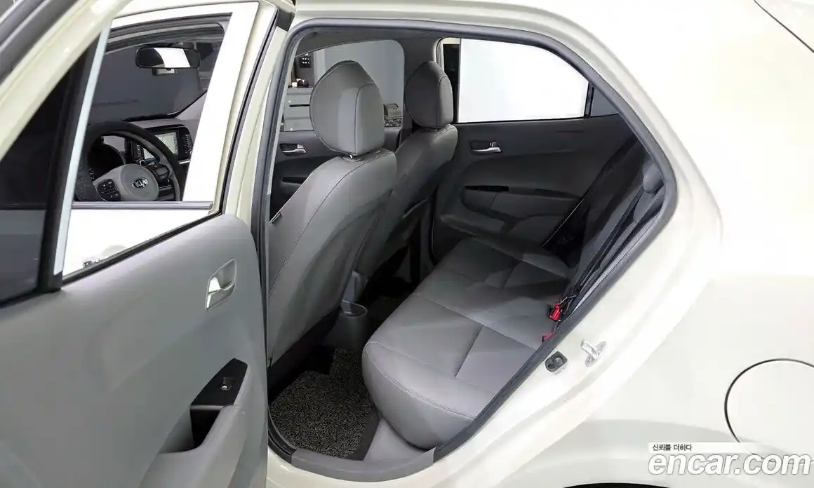 Kia Morning 2021 1.0 Автомат в Москве № 124173, фото 13