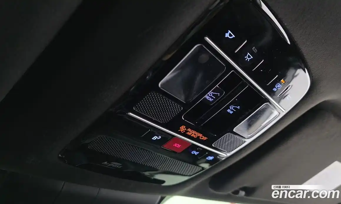 Hyundai Santa Fe 2024 1.6 Автомат в Москве № 126638, фото 17