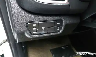 Kia Seltos 2023 1.6 Автомат в Москве № 132896, миниатюра 3