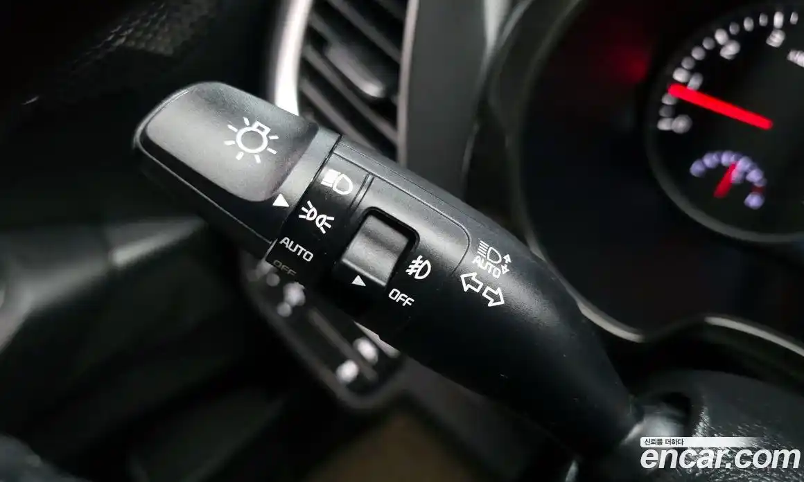 Kia Seltos 2023 1.6 Автомат в Москве № 132896, фото 4