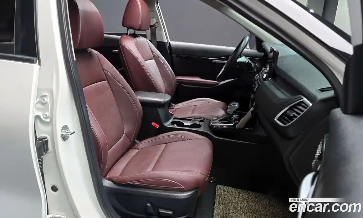 Kia Seltos 2023 1.6 Автомат в Москве № 132896, фото 8