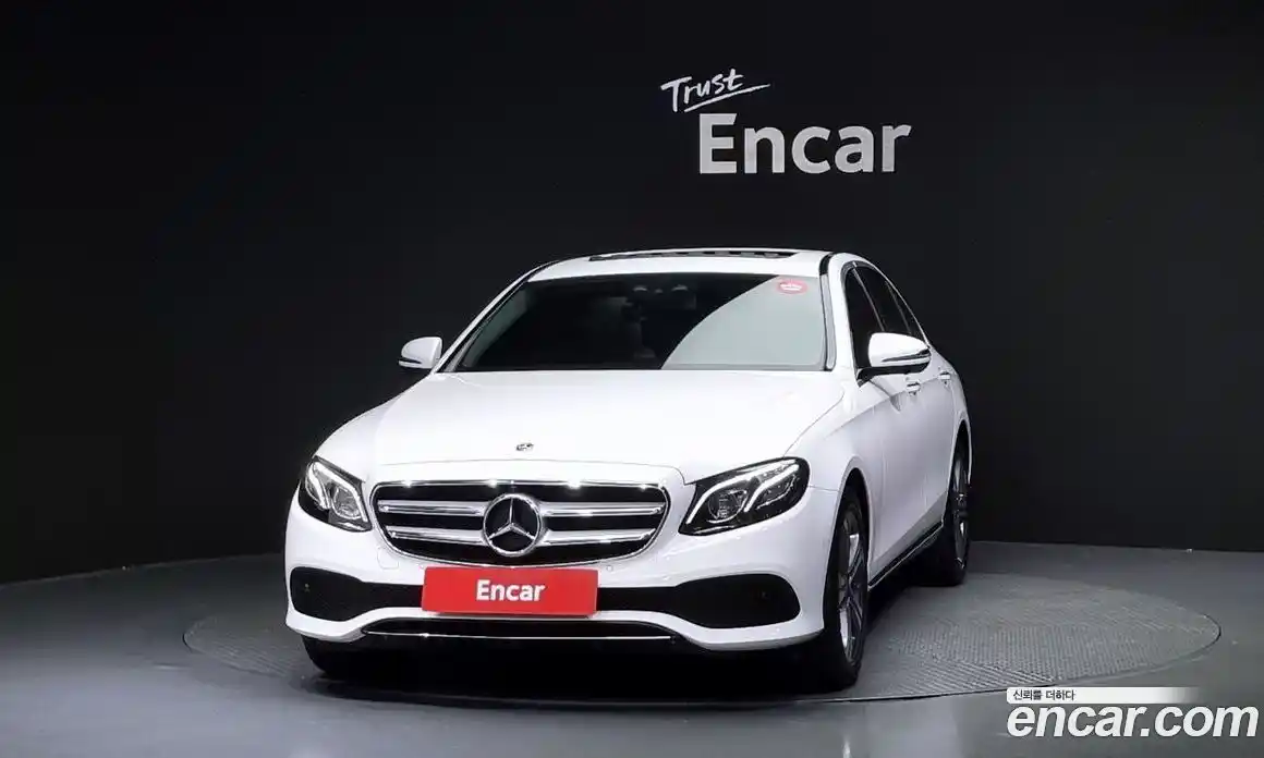 Mercedes-Benz E-Class 2018 2.0 Автомат в Москве № 137245, фото 11