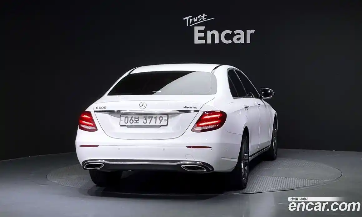 Mercedes-Benz E-Class 2018 2.0 Автомат в Москве № 137245, фото 12
