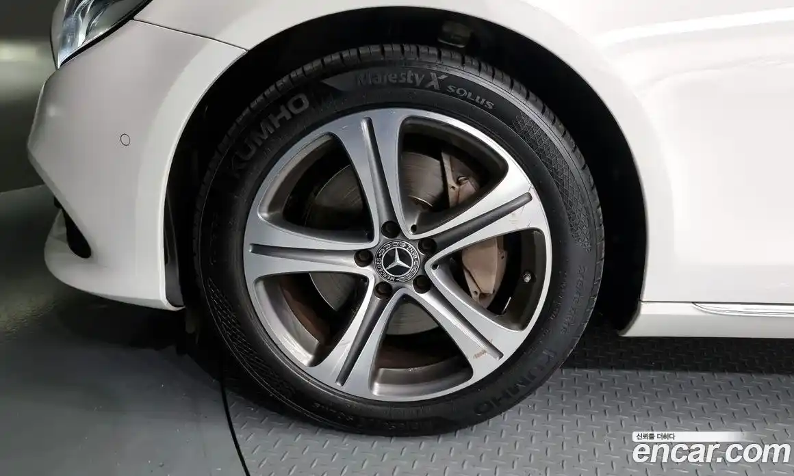 Mercedes-Benz E-Class 2018 2.0 Автомат в Москве № 137245, фото 14