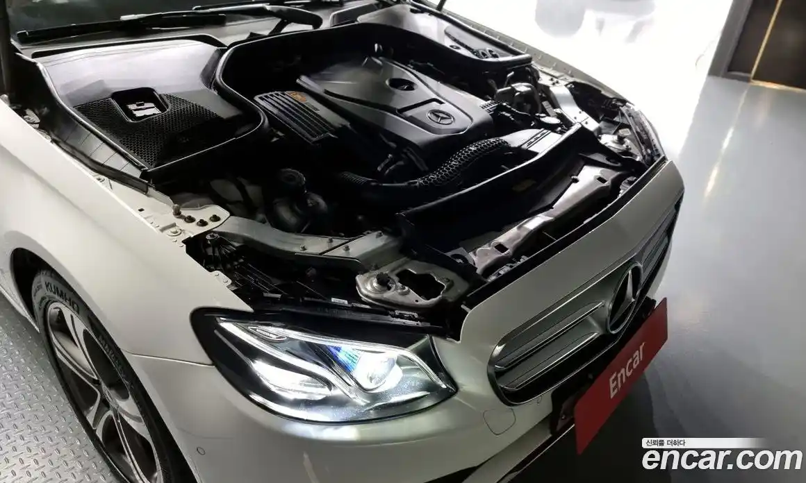 Mercedes-Benz E-Class 2018 2.0 Автомат в Москве № 137245, фото 16