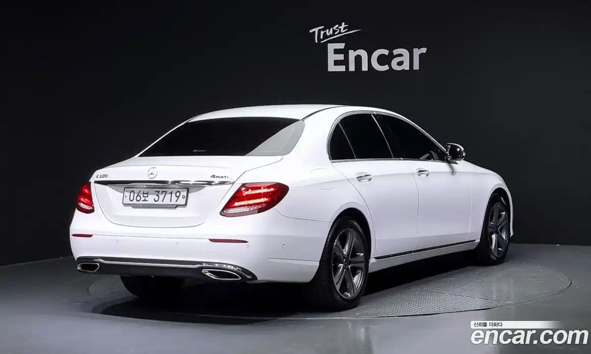 Mercedes-Benz E-Class 2018 2.0 Автомат в Москве № 137245, фото 18