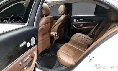 Mercedes-Benz E-Class 2018 2.0 Автомат в Москве № 137245, миниатюра 2