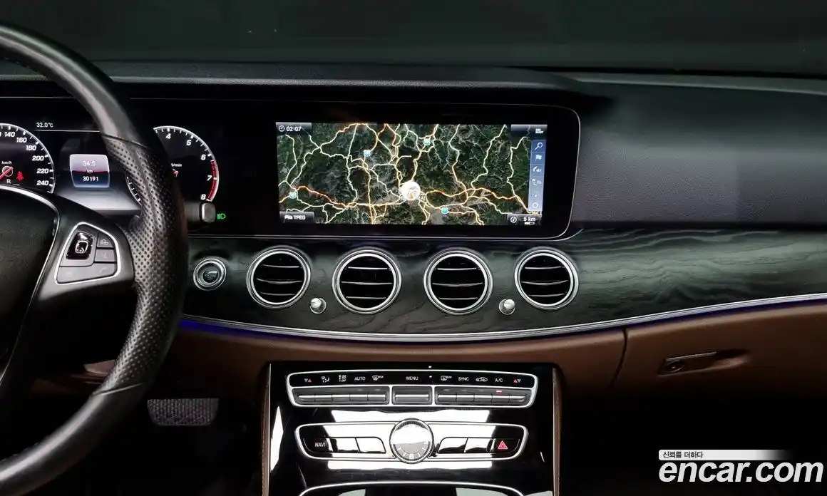 Mercedes-Benz E-Class 2018 2.0 Автомат в Москве № 137245, фото 3