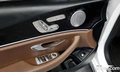 Mercedes-Benz E-Class 2018 2.0 Автомат в Москве № 137245, миниатюра 9
