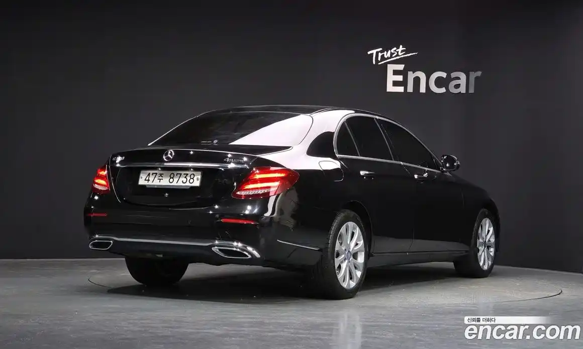 Mercedes-Benz E-Class 2018 1.9 Автомат в Москве № 141782, фото 18