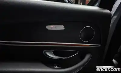 Mercedes-Benz E-Class 2019 1.9 Автомат в Москве № 142679, миниатюра 9