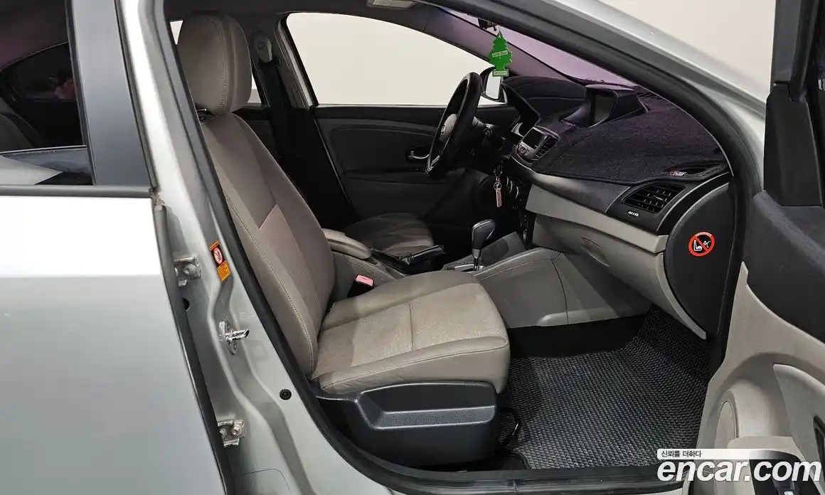 Renault SM3 2011 1.6 Автомат в Москве № 147430, фото 19