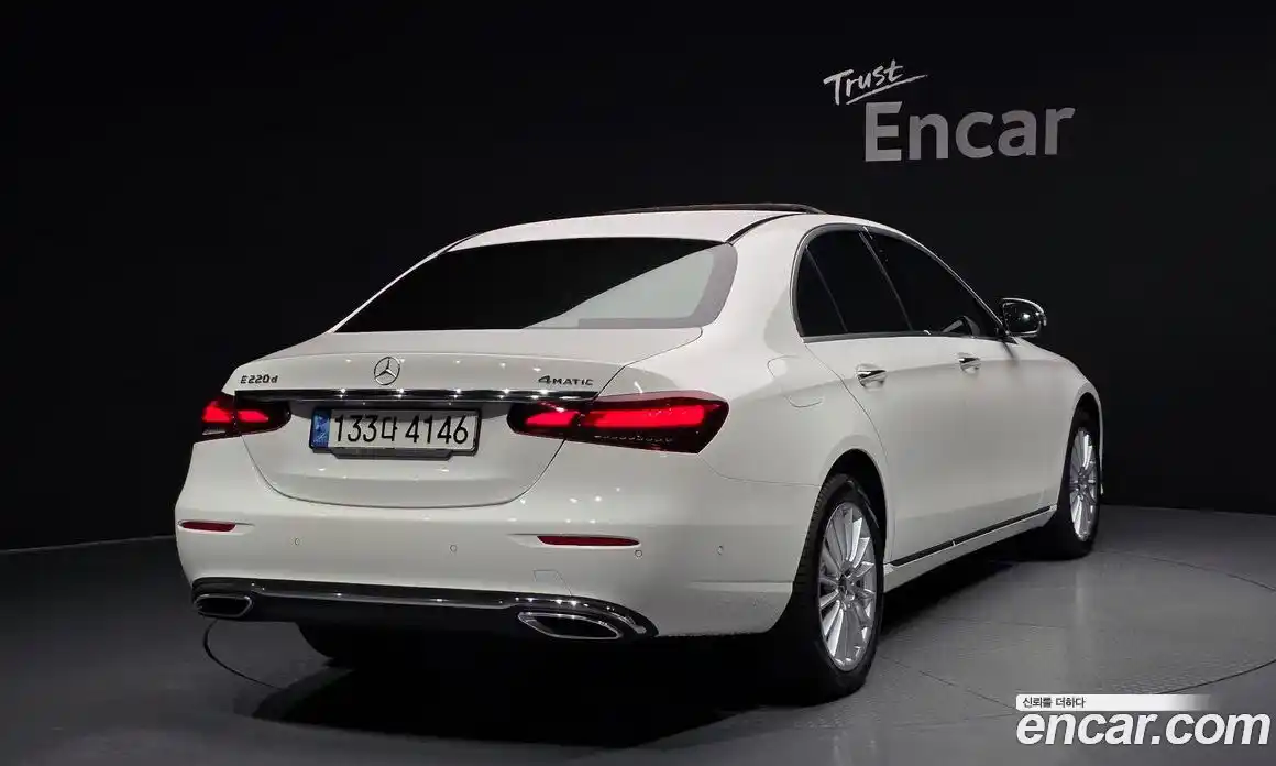 Mercedes-Benz E-Class 2023 1.9 Автомат в Москве № 150928, фото 17