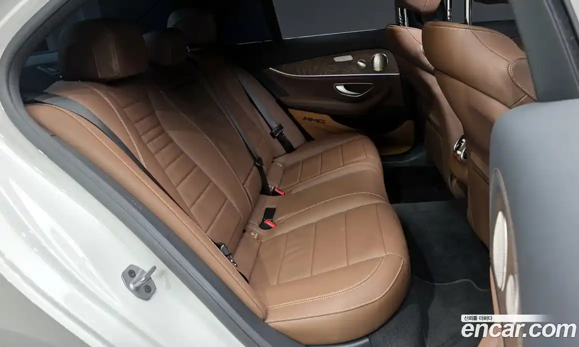 Mercedes-Benz E-Class 2023 1.9 Автомат в Москве № 150928, фото 18