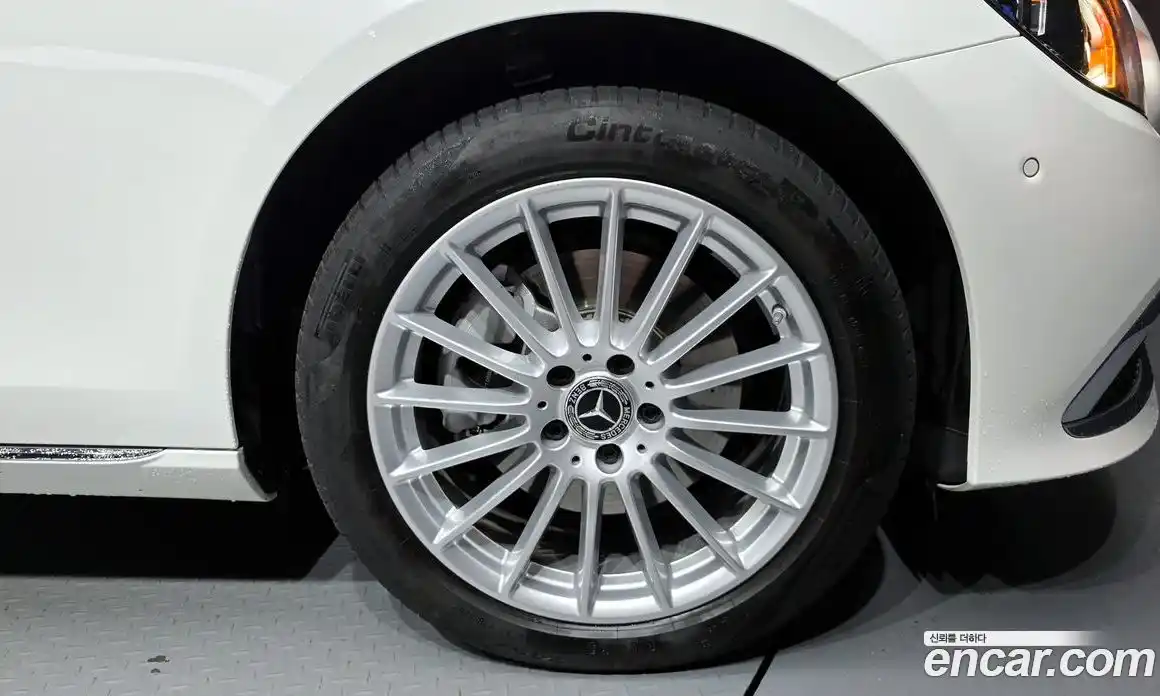 Mercedes-Benz E-Class 2023 1.9 Автомат в Москве № 150928, фото 20