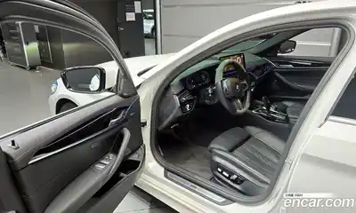 BMW 5-Series 2022 2.0 Автомат в Москве № 155496, миниатюра 2