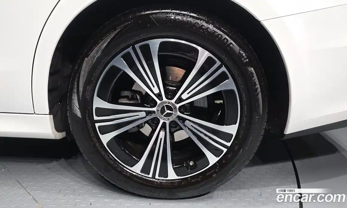 Mercedes-Benz E-Class 2025 2.0 Автомат в Москве № 160109, фото 12