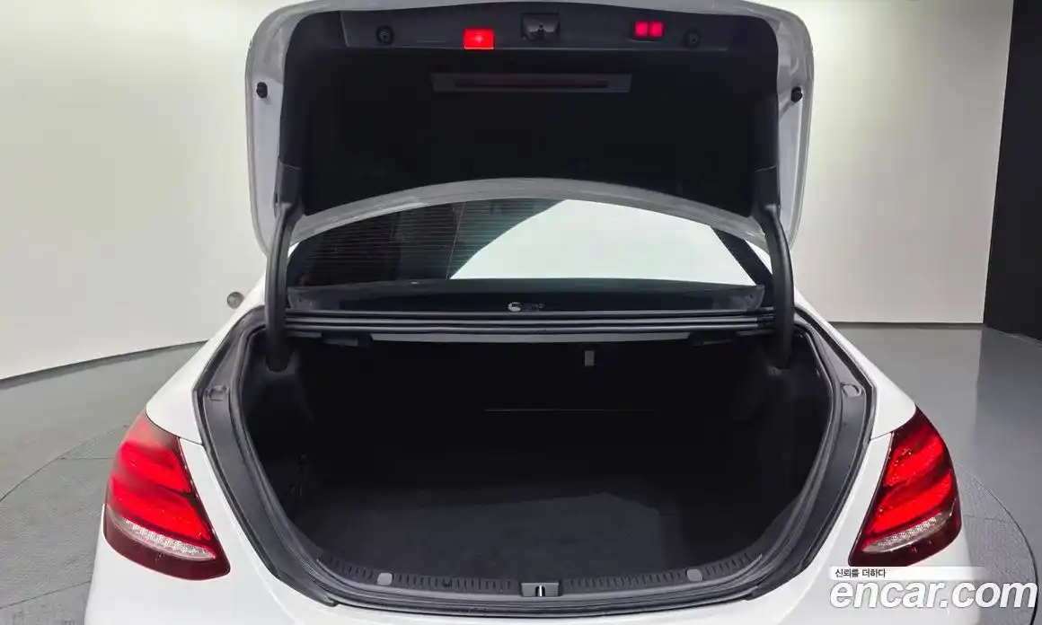 Mercedes-Benz E-Class 2019 3.0 Автомат в Москве № 161557, фото 10