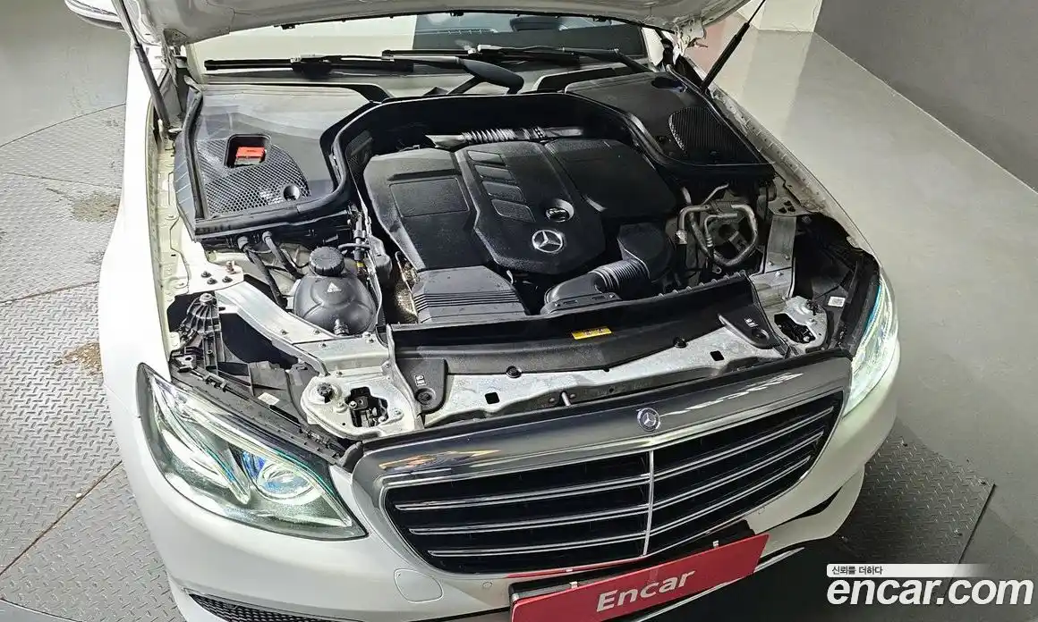 Mercedes-Benz E-Class 2017 1.9 Автомат в Москве № 162038, фото 14