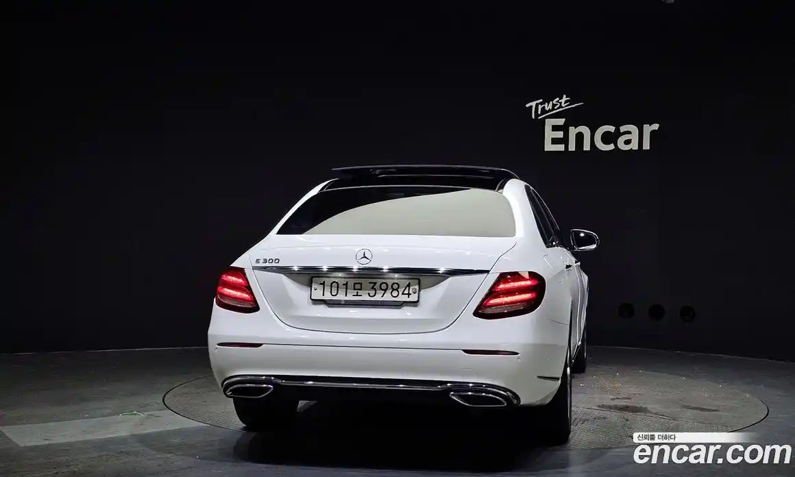 Mercedes-Benz E-Class 2017 1.9 Автомат в Москве № 162038, фото 20