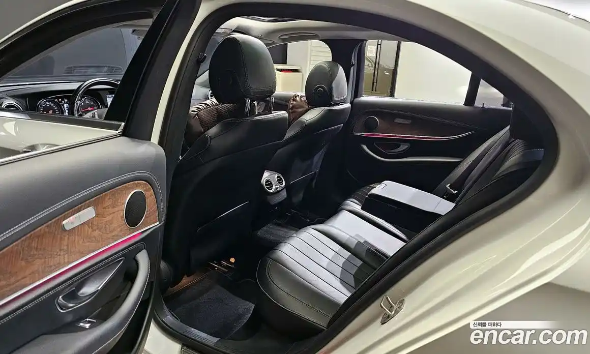 Mercedes-Benz E-Class 2017 1.9 Автомат в Москве № 162038, фото 4