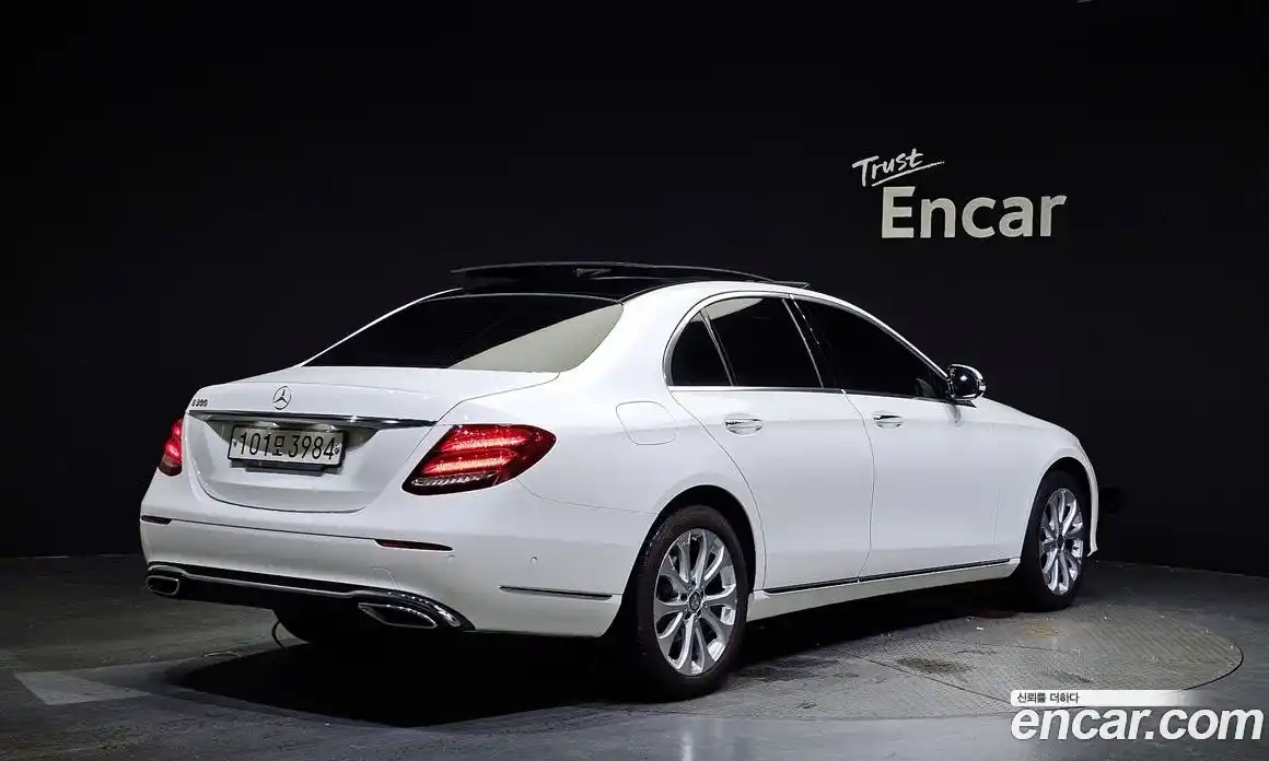 Mercedes-Benz E-Class 2017 1.9 Автомат в Москве № 162038, фото 7