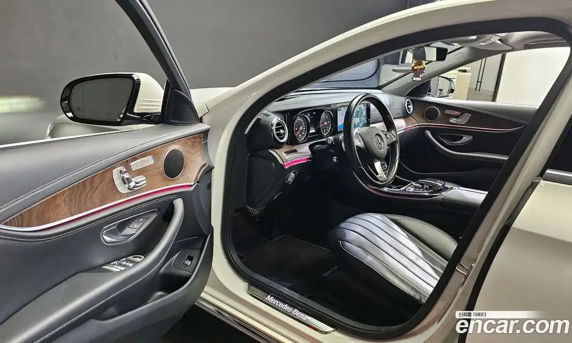 Mercedes-Benz E-Class 2017 1.9 Автомат в Москве № 162038, фото 9