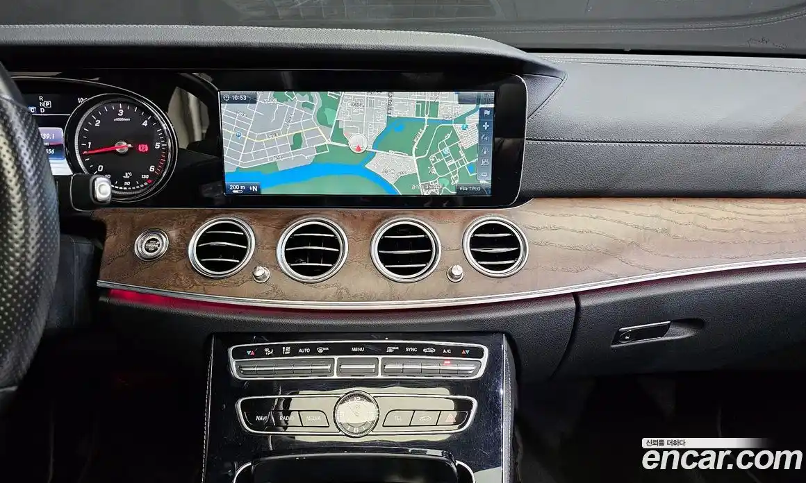 Mercedes-Benz E-Class 2017 1.9 Автомат в Москве № 162038, фото 10