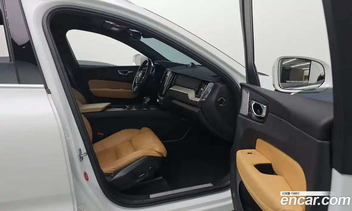 Volvo XC60 2018 2.0 Автомат в Москве № 164462, фото 14