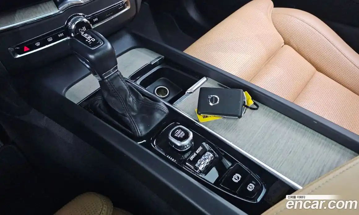 Volvo XC60 2018 2.0 Автомат в Москве № 164462, фото 17