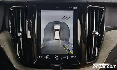 Volvo XC60 2018 2.0 Автомат в Москве № 164462, миниатюра 3