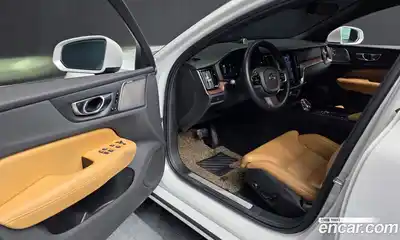 Volvo S60 2023 2.0 Автомат в Москве № 164634, миниатюра 12